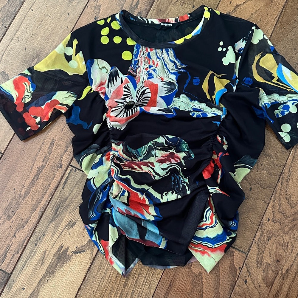 Slim gathered t-shirt. DESIGUAL